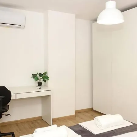 Apartment Modern Bright Close To Center And Grand Mall Warna