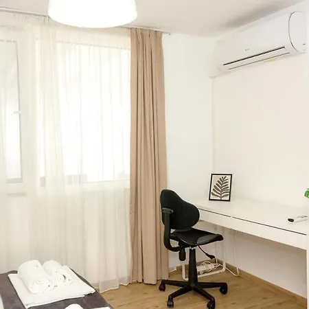 Modern Bright Close To Center And Grand Mall Apartment Warna