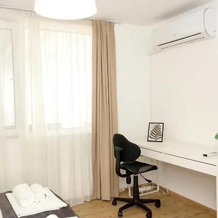 Modern Bright Close To Center And Grand Mall Apartment Varna